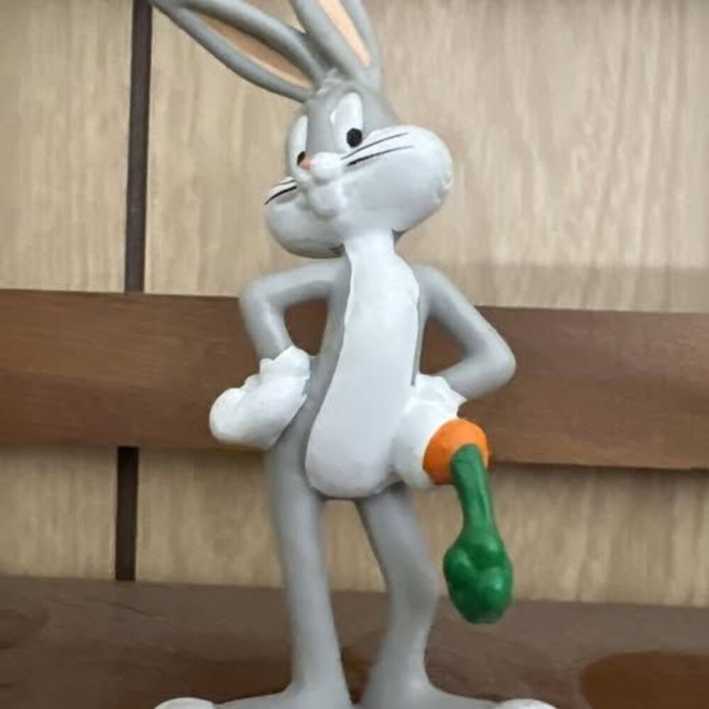 Vintage 1986 Bugs Bunny PVC Figure -- Looney Tunes Warner Bros, 4 In.